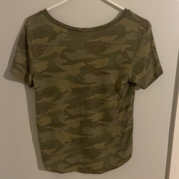 6 american eagle basic tees! - Picture 9 of 13